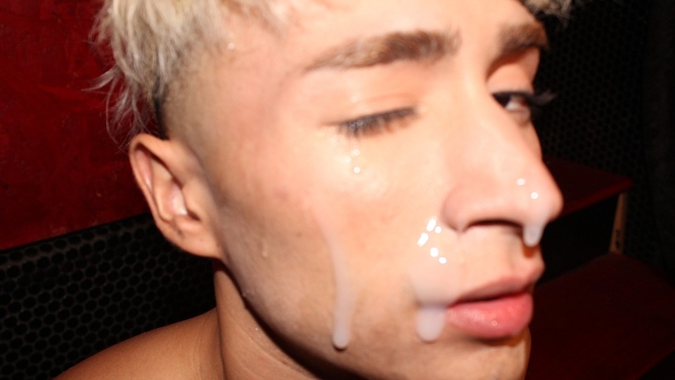 3 Blondes, 2 Blowjobs, 1 Cocksucker